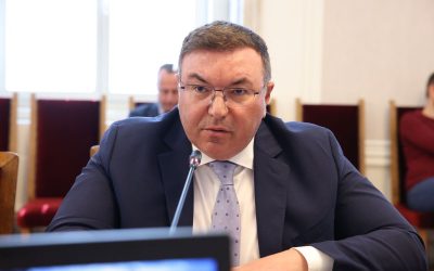 Ангелов: Закриването на РЗИ крие риск за здравната система