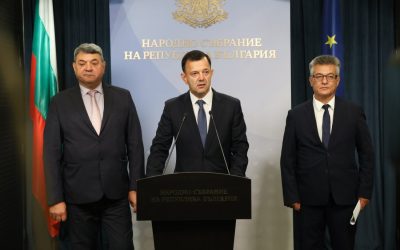 Предлагат дефибрилатори за 2300 автомобила на МВР