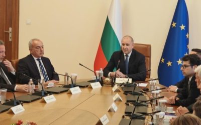 Кабинетът обеща по-високи заплати за младите лекари