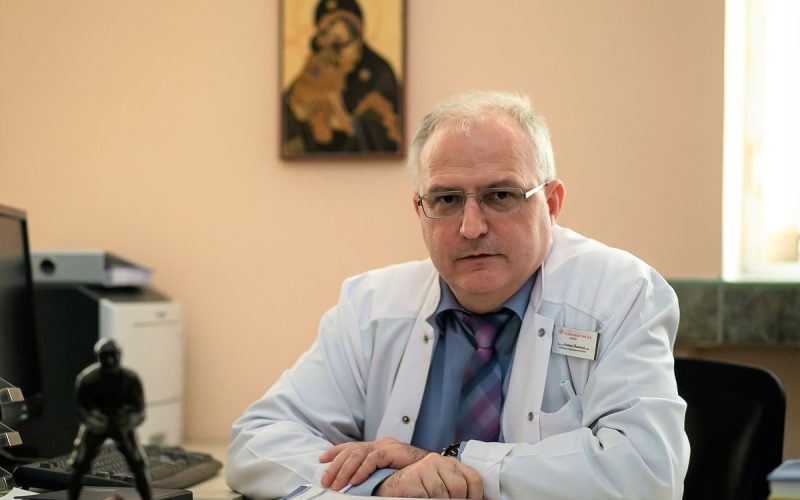 Проф. Атанас Йонков пое ръководството на хирурзите