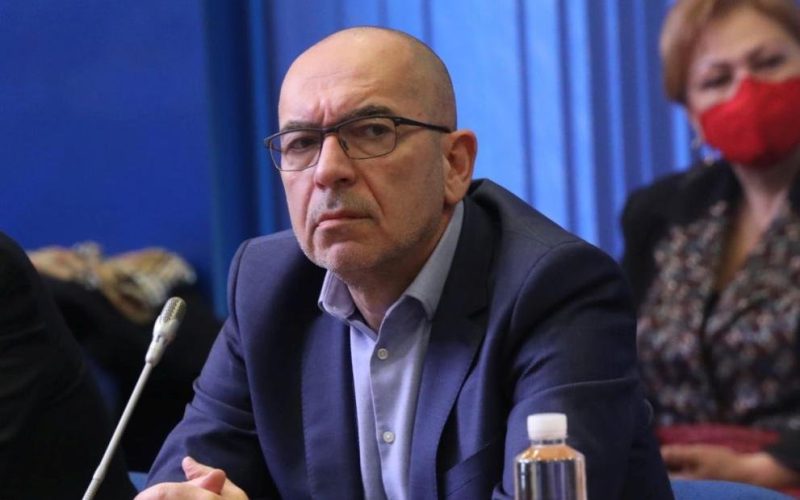 Д-р Константинов: Липсата на грипни ваксини е скандал